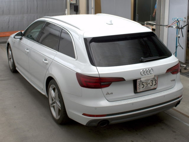 AUDI A4 2018