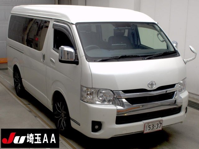 TOYOTA HIACE 2022