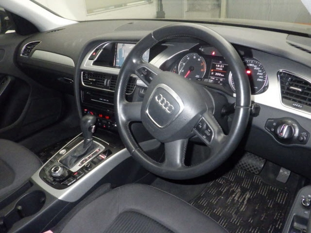 AUDI A4 2011