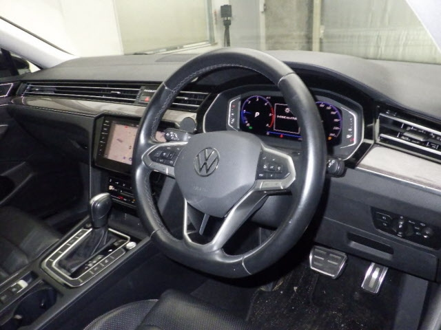 VOLKSWAGEN PASSAT VARIANT 2021