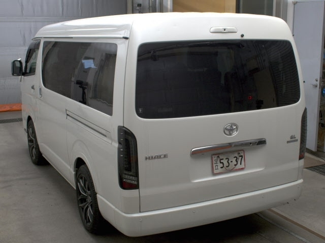 TOYOTA HIACE 2022