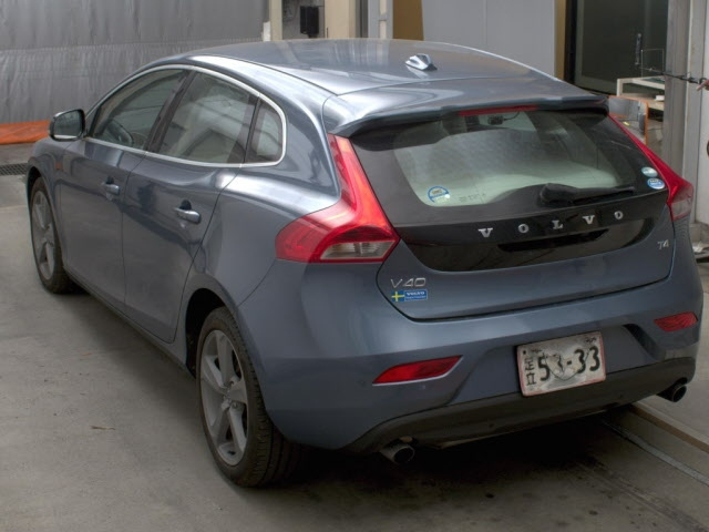 VOLVO V40 2014