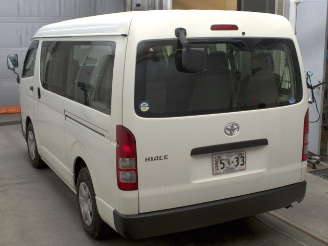 TOYOTA HIACE 2018