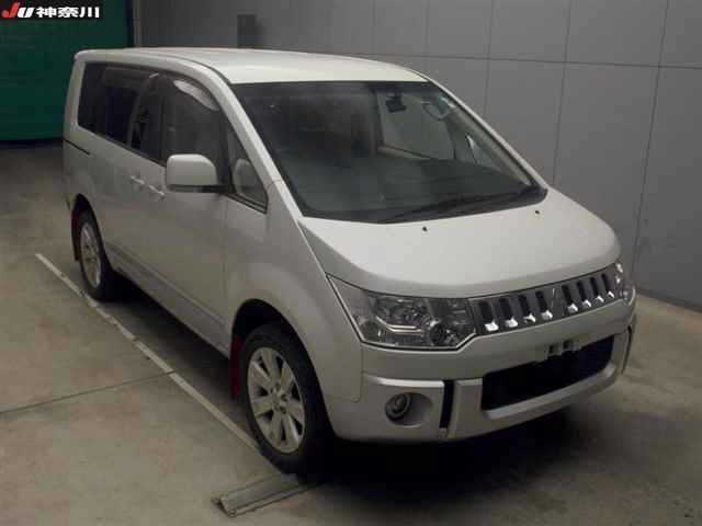 MITSUBISHI DELICA D5 2014