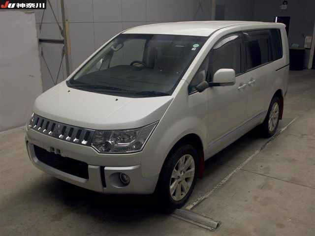MITSUBISHI DELICA D5 2014