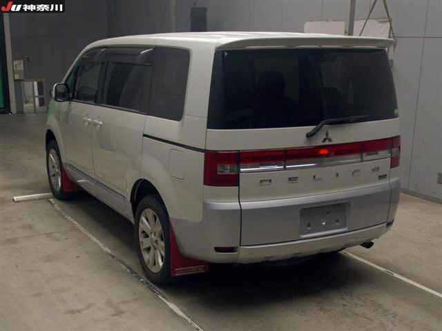 MITSUBISHI DELICA D5 2014