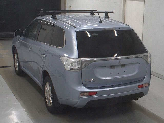 MITSUBISHI OUTLANDER PHEV 2013