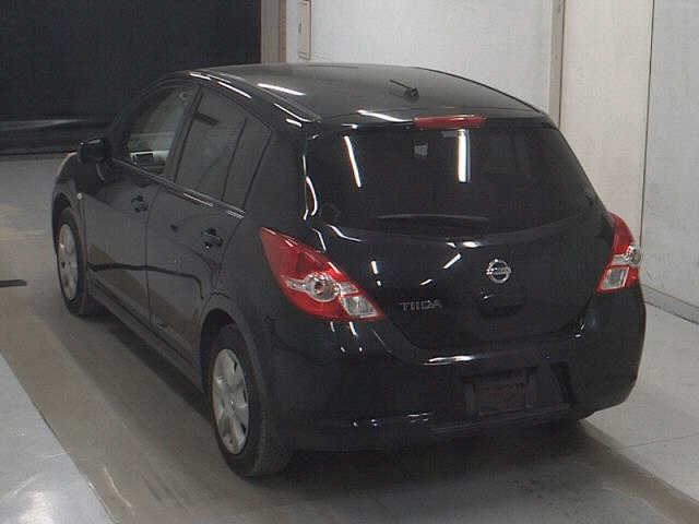 NISSAN TIIDA 2010