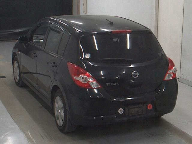 NISSAN TIIDA 2010