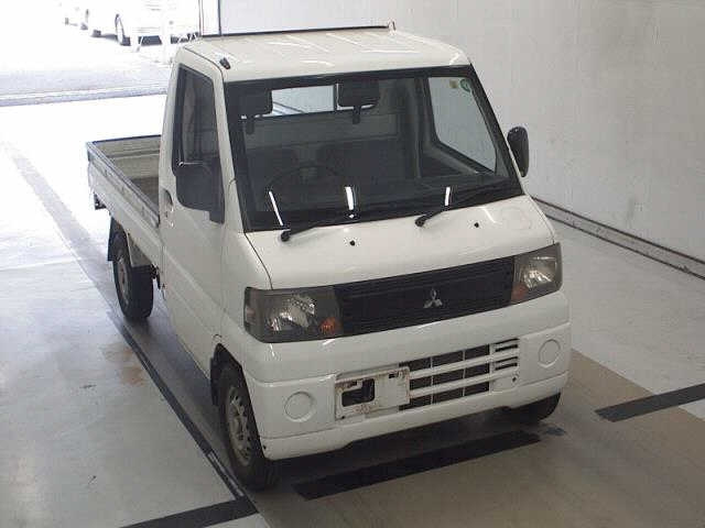 MITSUBISHI MINICAB TRUCK 2009