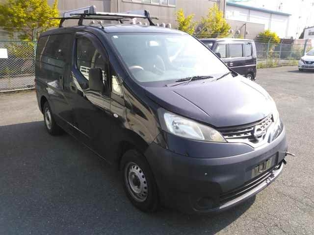 NISSAN NV200 2013