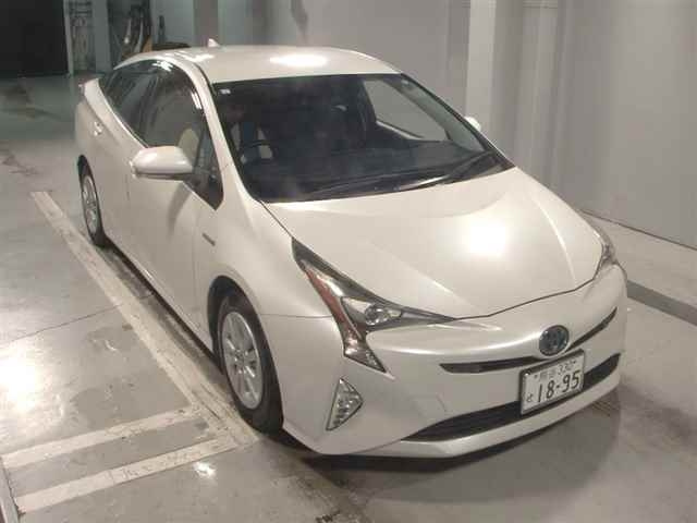 TOYOTA PRIUS 2017