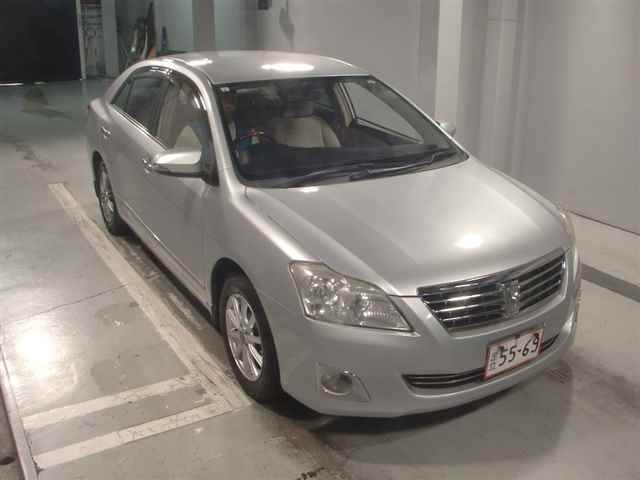 TOYOTA PREMIO 2013
