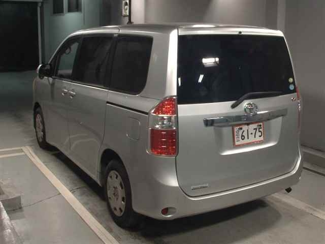 TOYOTA NOAH 2008