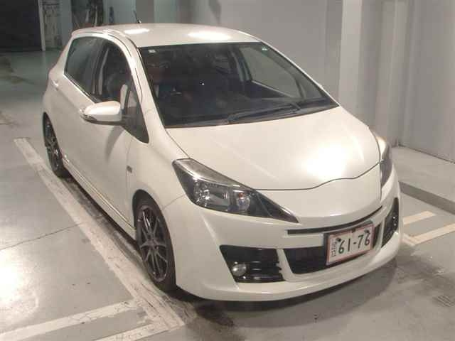 TOYOTA VITZ 2016