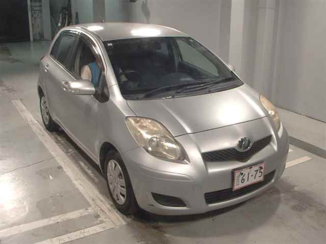 TOYOTA VITZ 2011