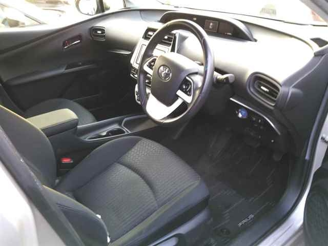 TOYOTA PRIUS 2017