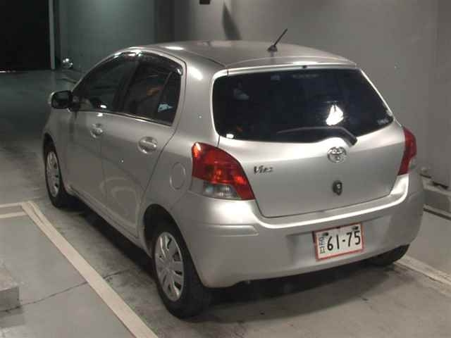 TOYOTA VITZ 2011
