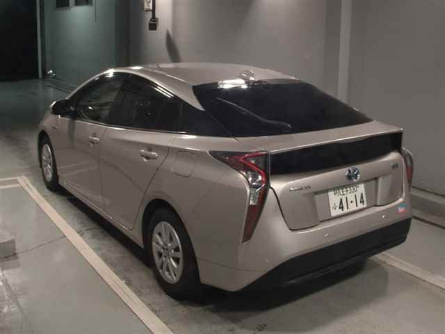 TOYOTA PRIUS 2017