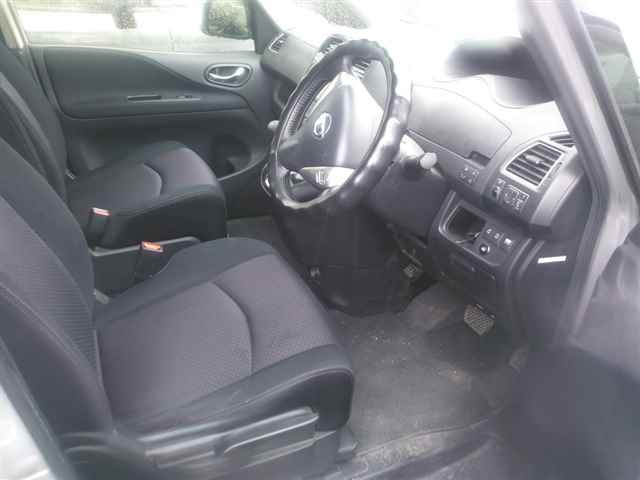 NISSAN SERENA 2012