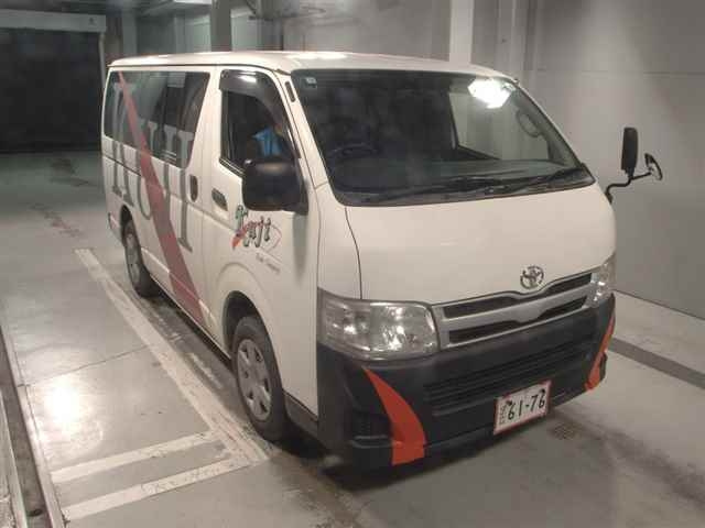 TOYOTA HIACE VAN 2013