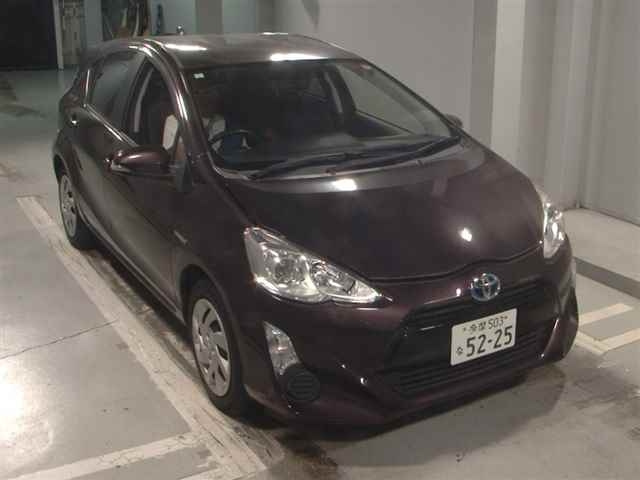 TOYOTA AQUA 2015