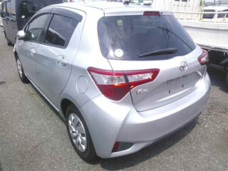 TOYOTA VITZ 2017