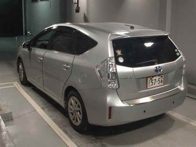 TOYOTA PRIUS ALPHA 2012