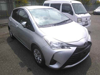 TOYOTA VITZ 2017