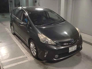 TOYOTA PRIUS ALPHA 2013