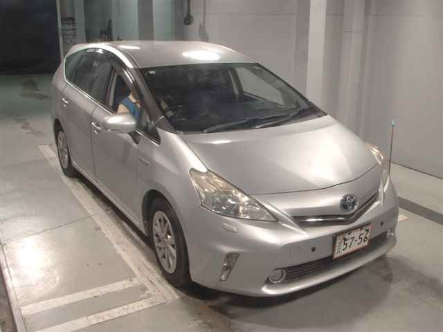 TOYOTA PRIUS ALPHA 2012