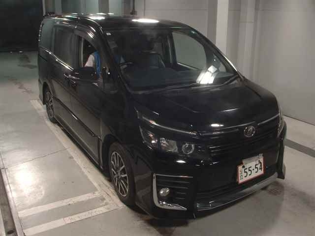 TOYOTA VOXY 2015