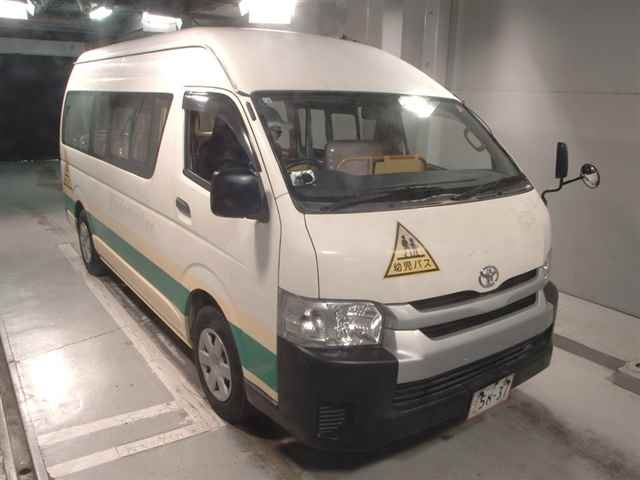 TOYOTA HIACE VAN 2015
