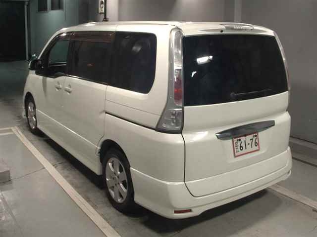NISSAN SERENA 2010