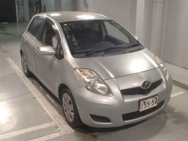 TOYOTA VITZ 2010