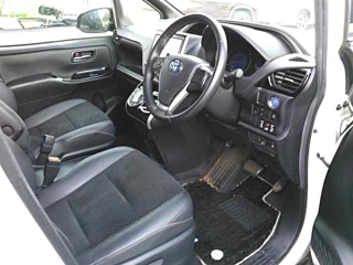 TOYOTA VOXY 2021