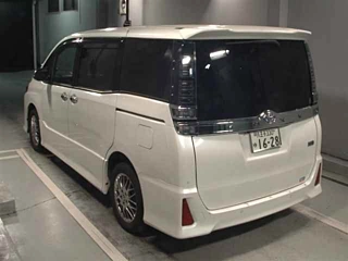 TOYOTA VOXY 2021