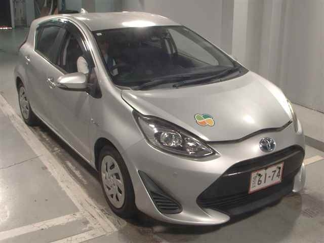 TOYOTA AQUA 2017