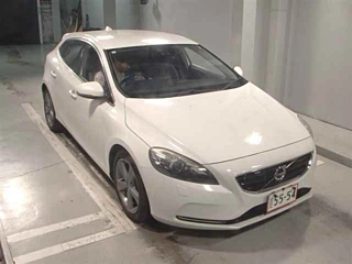 VOLVO V40 2015