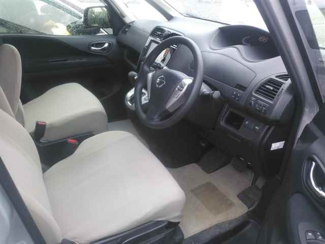 NISSAN SERENA 2015