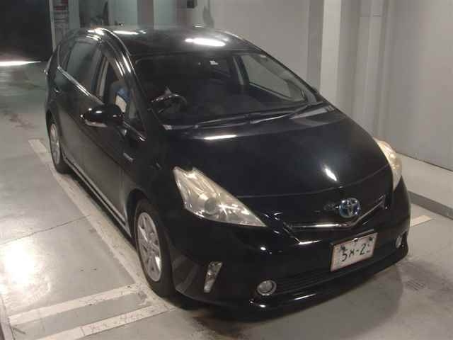 TOYOTA PRIUS ALPHA 2012