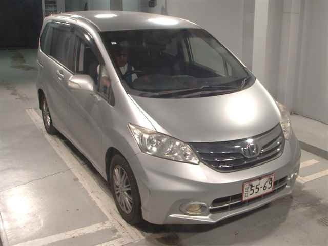HONDA FREED 2013