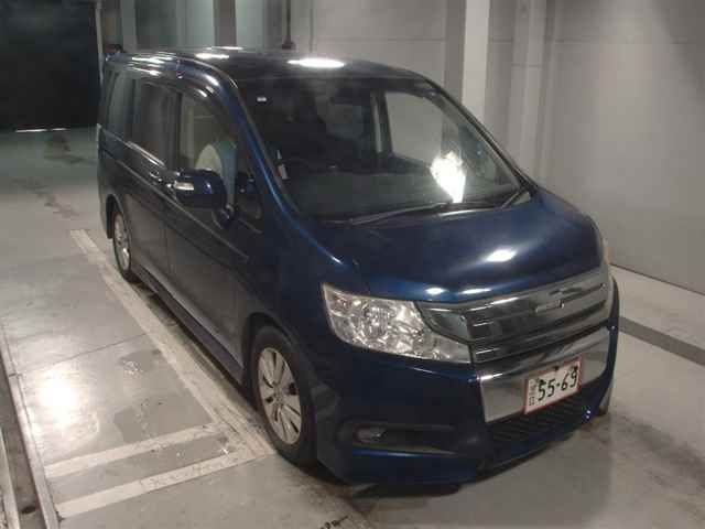 HONDA STEP WAGON 2011