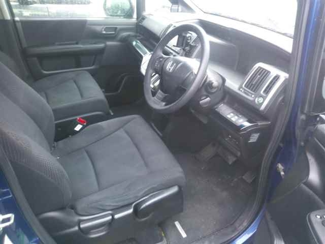 HONDA STEP WAGON 2011