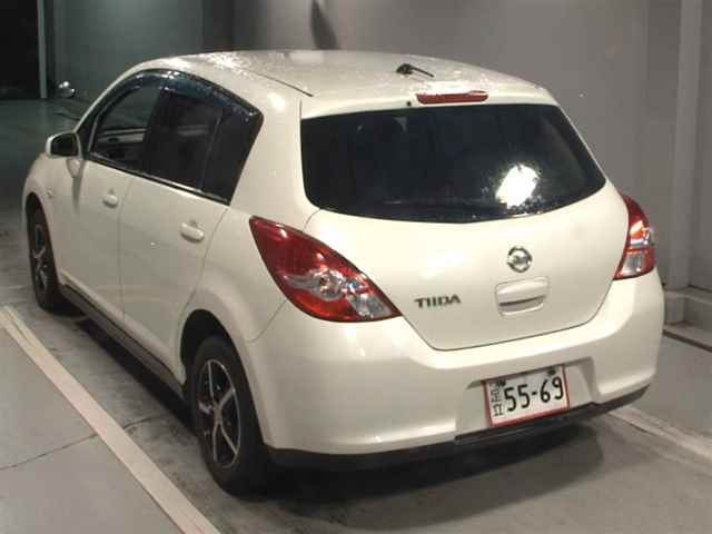 NISSAN TIIDA 2011