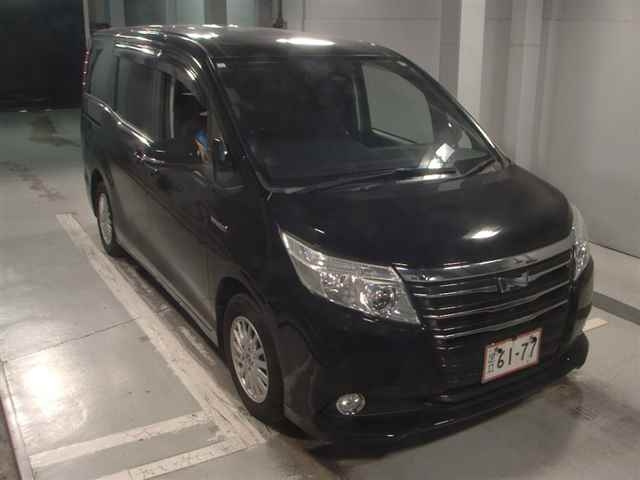 TOYOTA NOAH 2016
