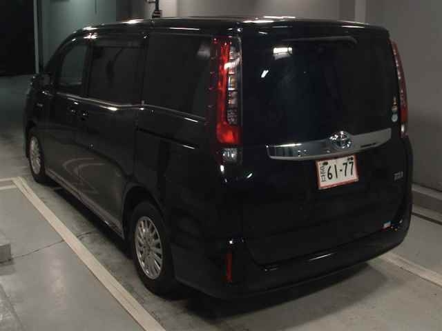 TOYOTA NOAH 2016