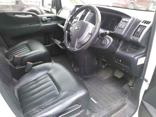 NISSAN SERENA 2010