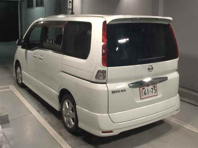 NISSAN SERENA 2010