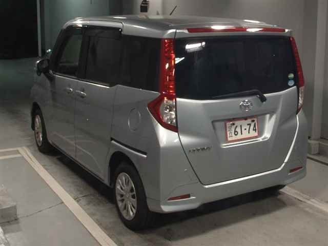 TOYOTA ROOMY 2018